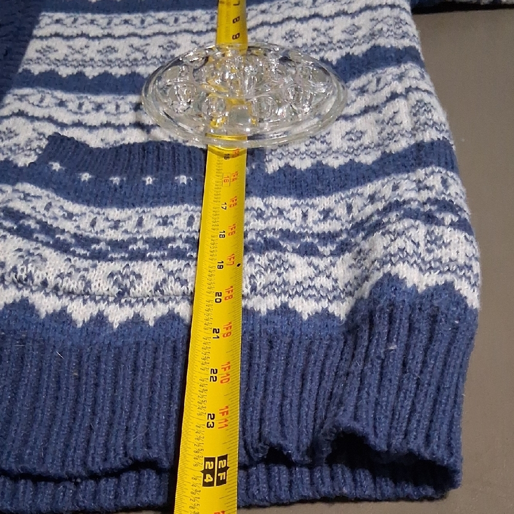 Cozy Blue and White Patterned Cardigan - Picture 4 of 7